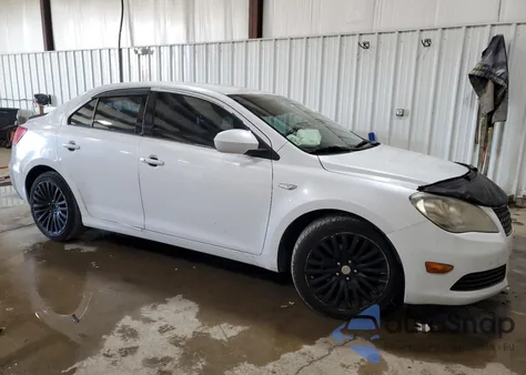 2012 Suzuki Kizashi Se z USA, uszkodzony, nr VIN JS2RF9A3XC6100827